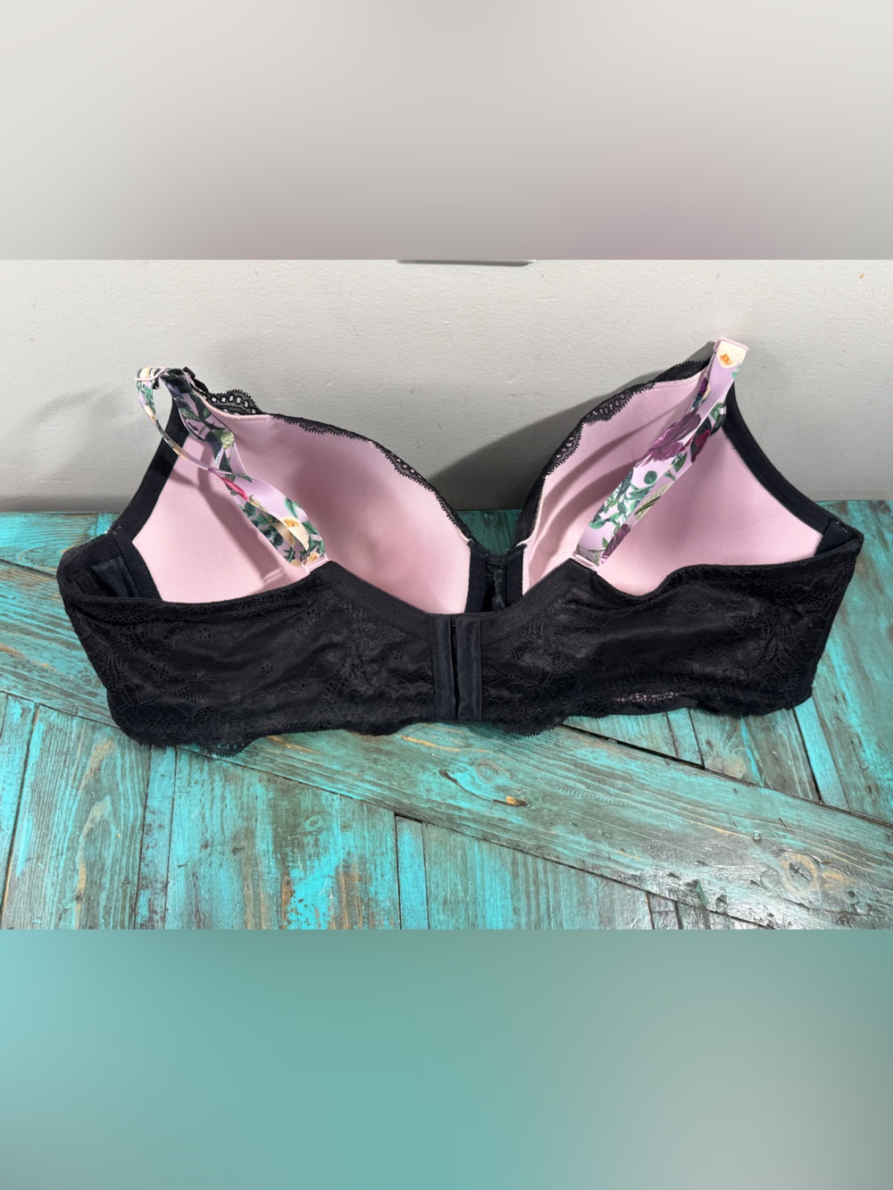 Torrid Lightly Lined Floral Lace Tshirt Bra Size 46D - Picture 3 of 13